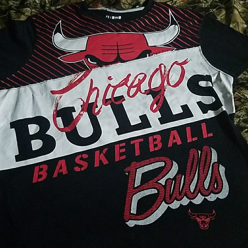 Mens chicago bull's tee shirt